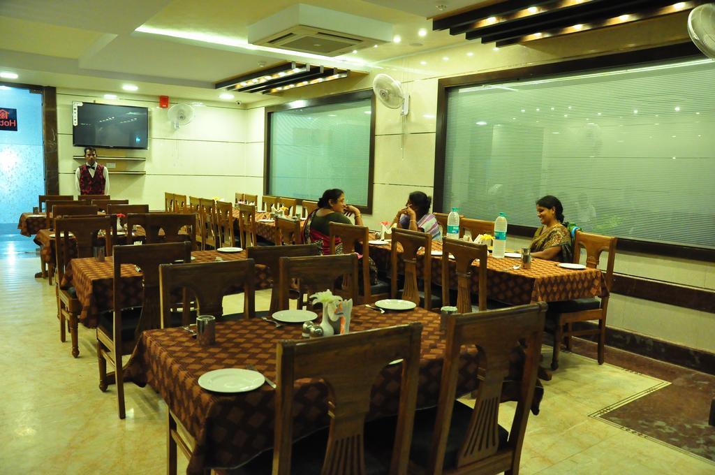 Hotel Basera Brij Bhoomi Vrindavan Vrindāvan Exterior foto