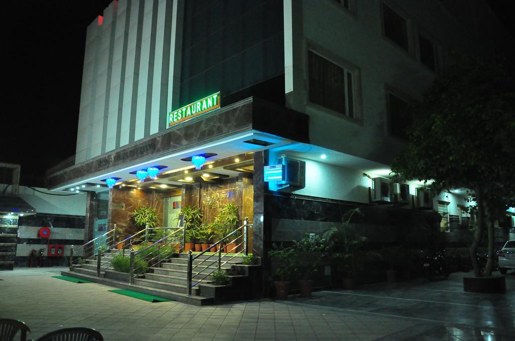 Hotel Basera Brij Bhoomi Vrindavan Vrindāvan Exterior foto