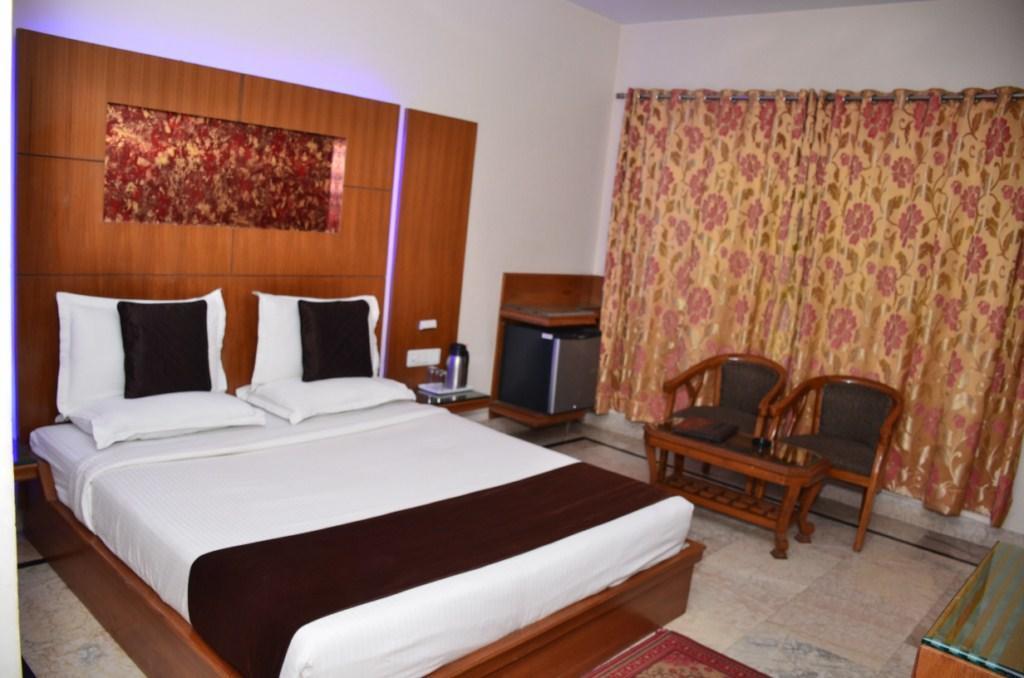 Hotel Basera Brij Bhoomi Vrindavan Vrindāvan Exterior foto